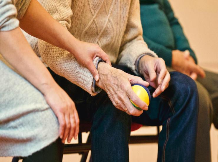 Caregiver (Pexels)-bitontotv.it
