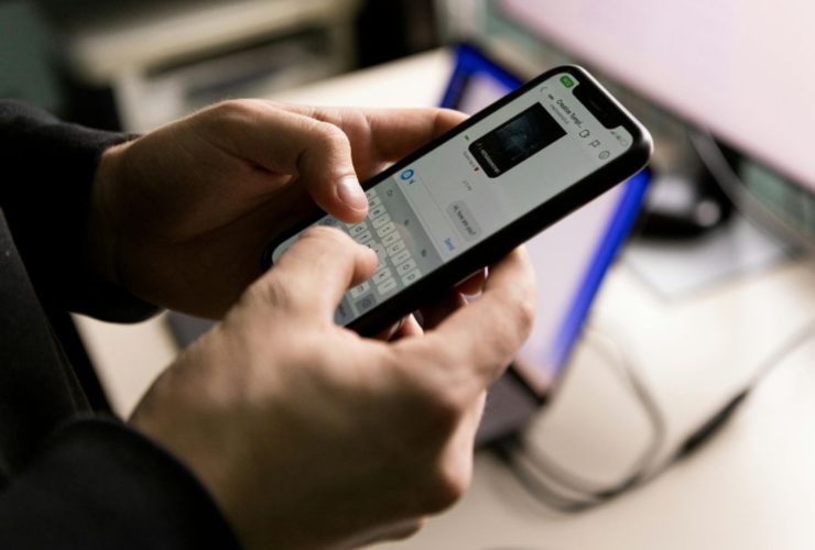 Come impedire di essere spiati sullo smartphone