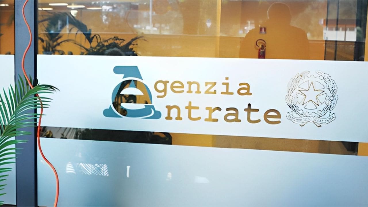 Agenzia delle Entrate: stai per ricevere una multa anche se pensi di non aver fatto niente | Ecco i dettagli