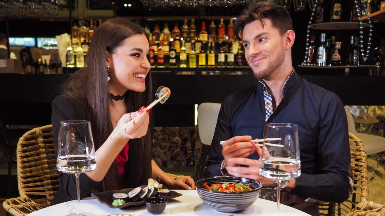 Ecco come spendere pochissimo per mangiare fuori a cena