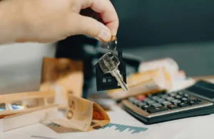 SOS affitto (Foto di Jakub Żerdzicki su Unsplash) - Bitonto TV