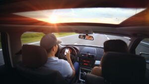 Da oggi potrai guidare se hai più di 16 anni: i dettagli