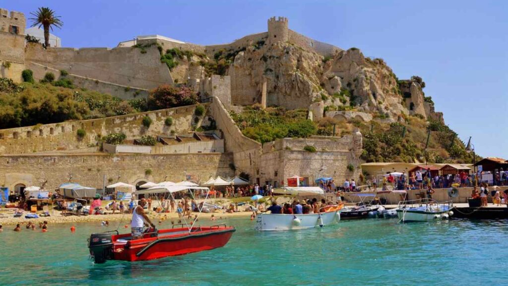 cancellate le spiagge libere