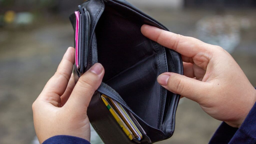 NOTA INPS – Quattordicesima bloccata per tutte queste fasce: sospesi i pagamenti in busta paga | Luglio nero per tutti