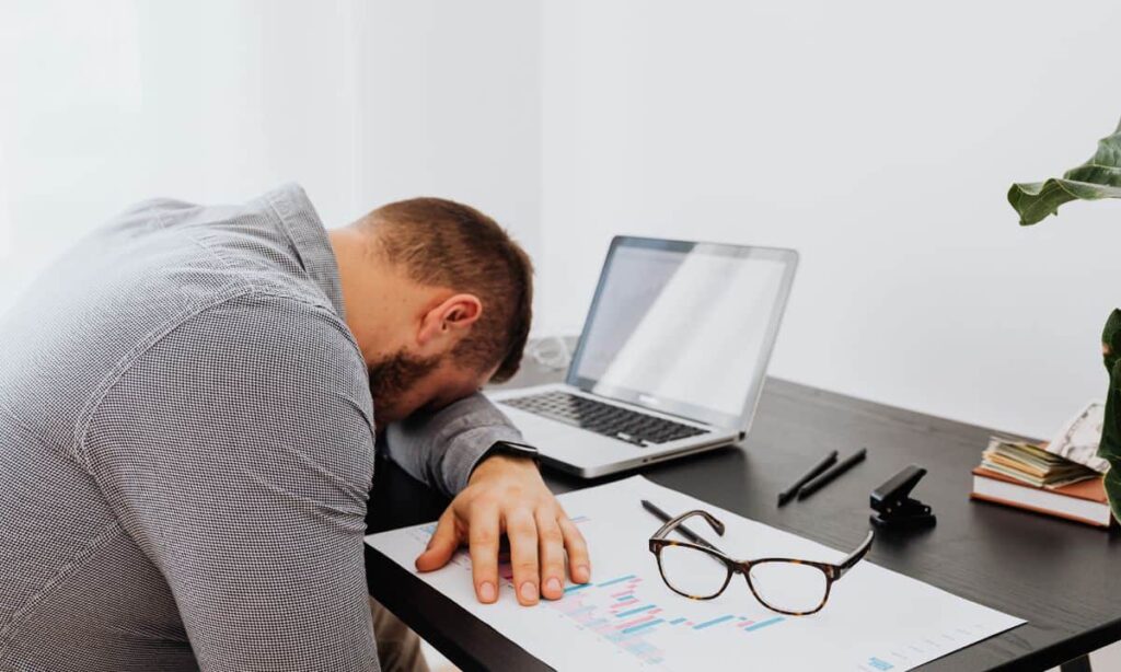 Attenzione: se sei stanco potrebbero licenziarti