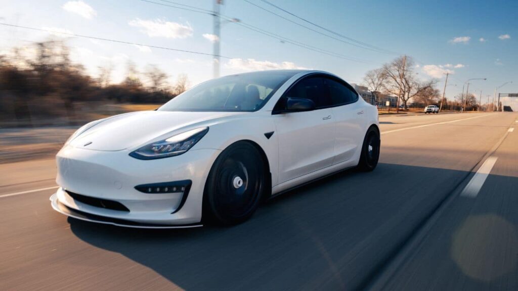 Il crollo di Tesla è ufficiale: ecco perché
