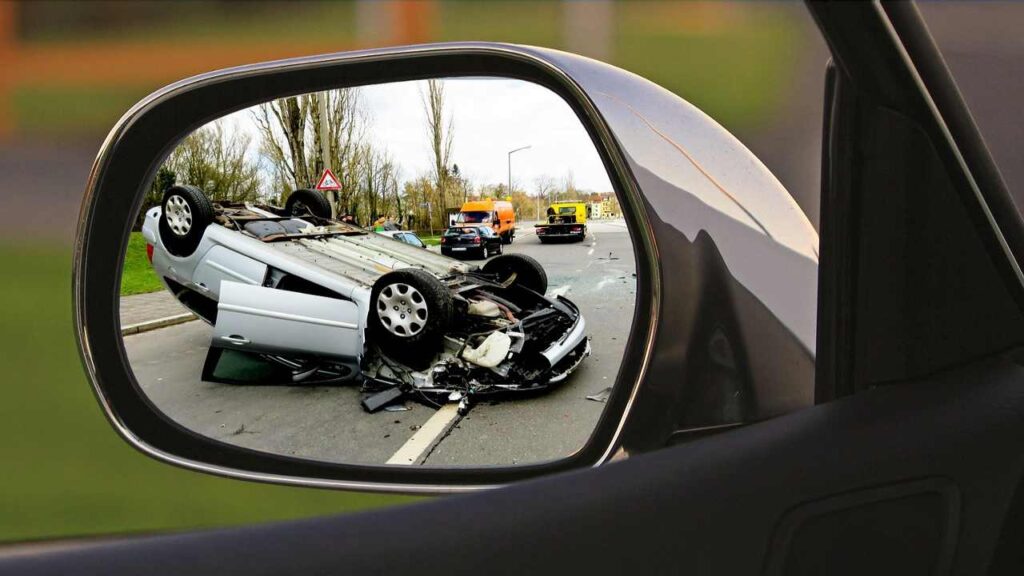 Auto ribaltata incidente