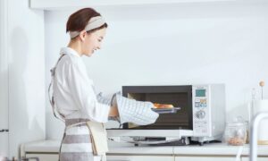 Come pulire il microonde? Presto detto