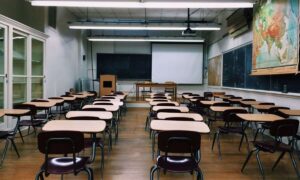 Maturandi: nuova regola | Non andare all'esame da solo