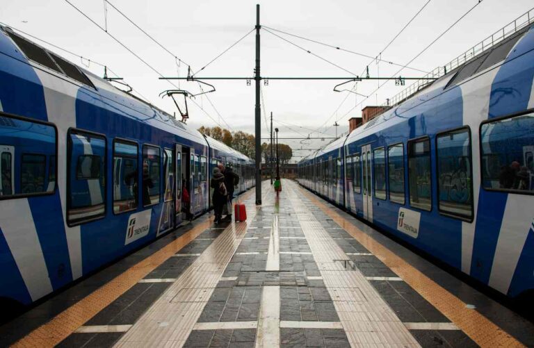 Trenitalia allo sbando: cosa sapere