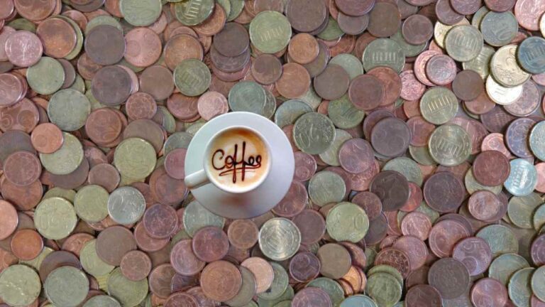 Pagare il caffè al bar 30 centesimi