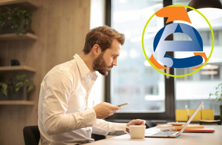 uomo che legge email